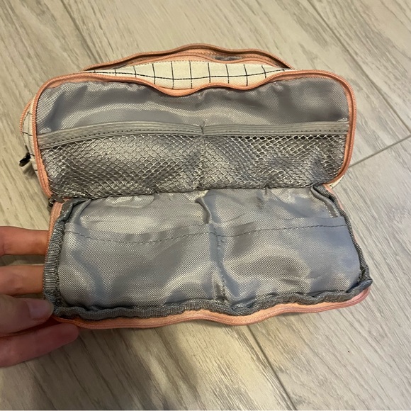 Pencil Case - Picture 3 of 7